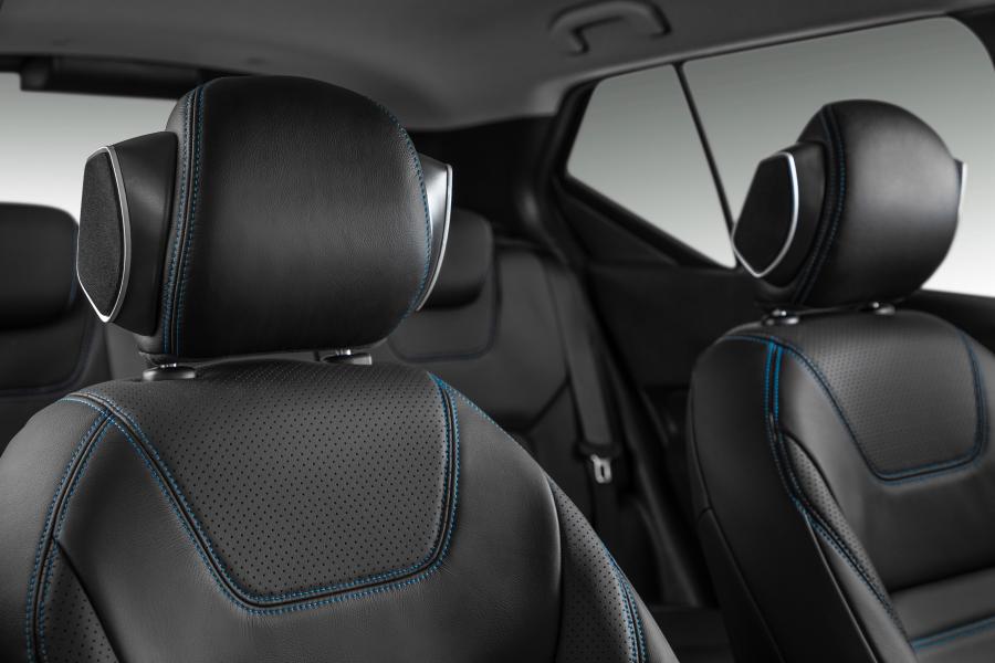 Детали интерьера Nissan Kicks Rhythm 2018 года  (фото 3 из 4)